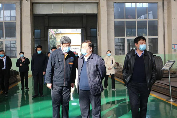 8e5ff014ea66e9c91bc8ebf8861537f5 新乡市副市长祁文华带队到新乡365电竞调研领导企业复工复产工作